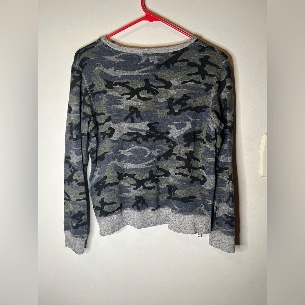 Sundry Camo crewneck size large - Picture 3 of 4